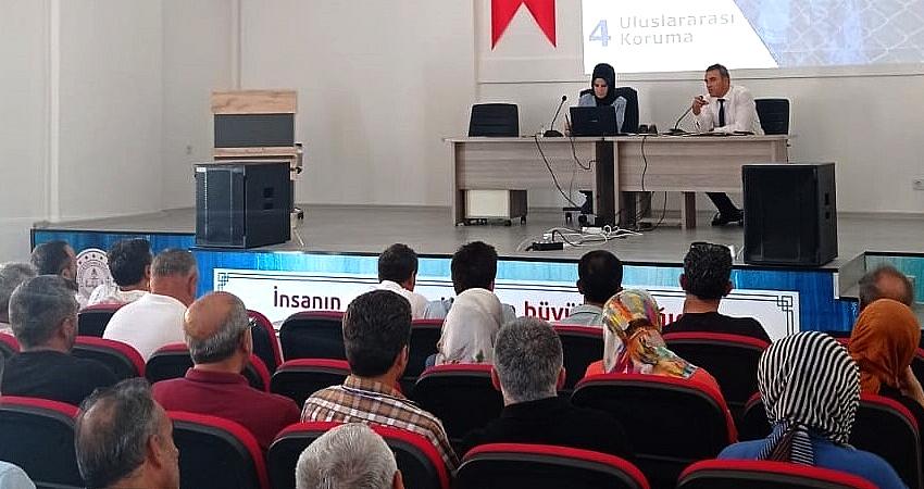 GÖÇ YÖNETİMİ SEMİNERİ DÜZENLENDİ