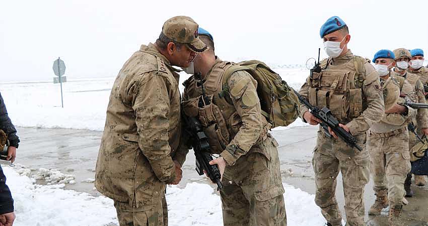 SURİYE’DE GÖREVLİ ASKERLER YURDA DÖNDÜ