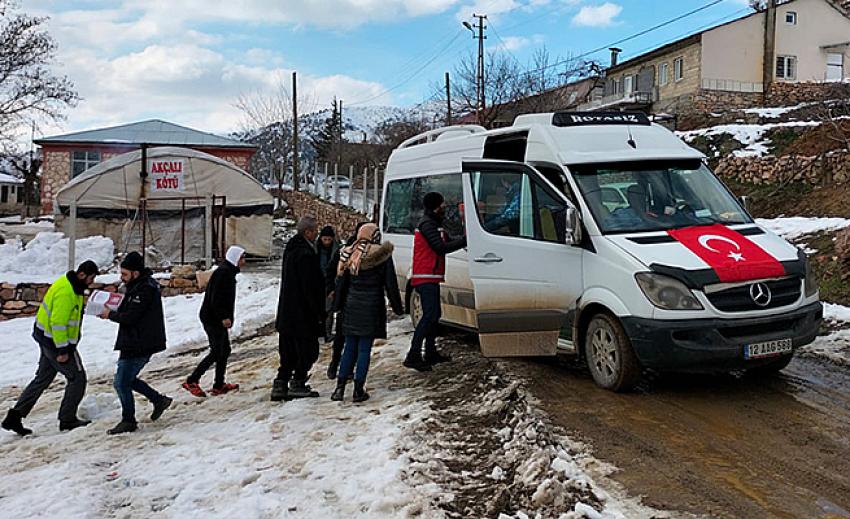 BİNGÖL EKİBİ ADIYAMAN’DA YARALARI SARIYOR